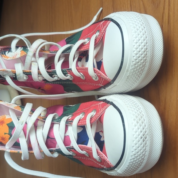 Converse - Picture 4 of 16